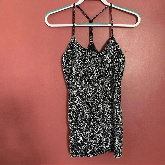 Lululemon Power Pose Tank - Picture 2 of 8